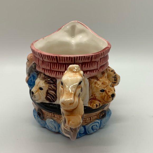 Noah’s Ark Ceramic Sugar & Creamer 3-piece set, 3-D Details - Picture 2 of 16